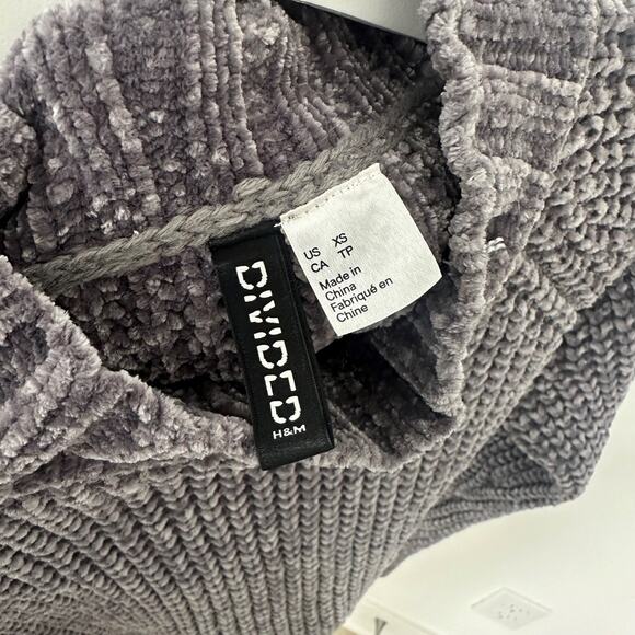 Divided H&M dark gray chenille mock neck cropped sweater XS - Picture 3 of 3